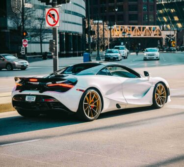 Explore the Emirates with Car Rental UAE