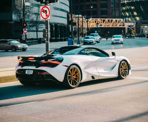 Explore the Emirates with Car Rental UAE