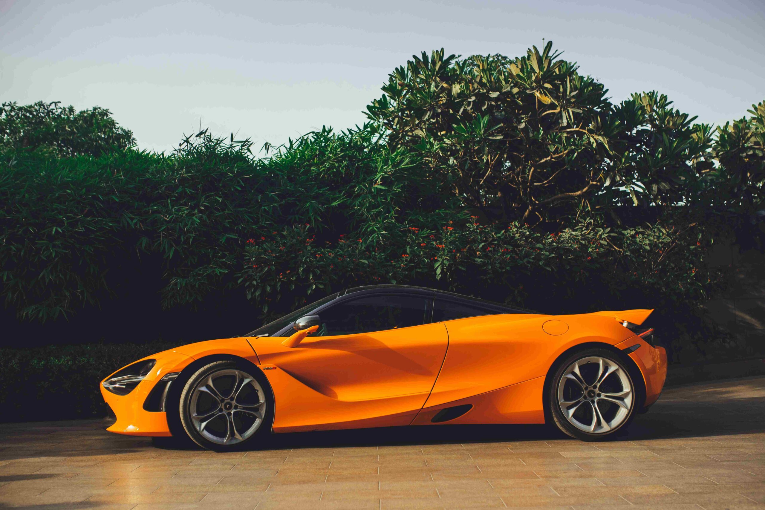 Why Travelers Prefer to Rent a Car in Dubai
